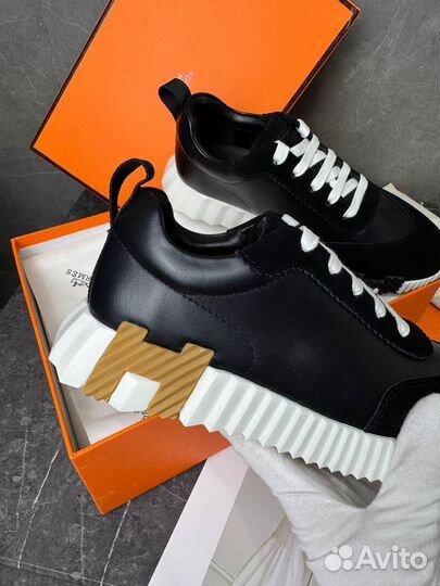 Женские кроссовки hermes