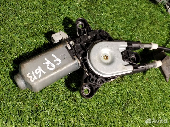 Стеклоподъемник передний правый дефект Peugeot 806