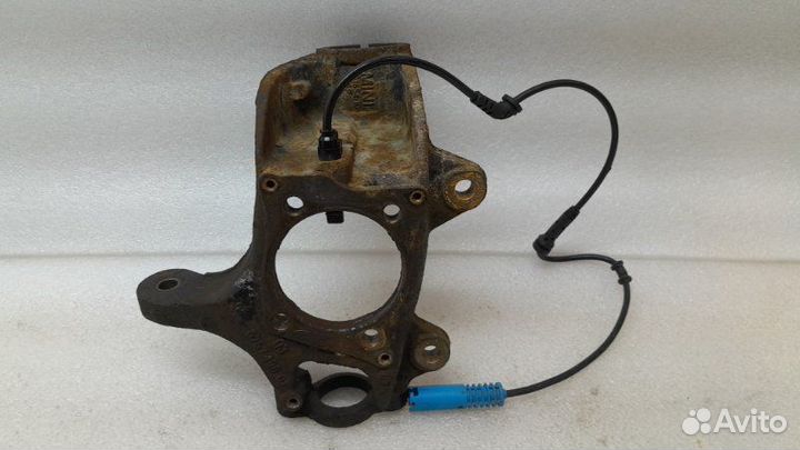 Кулак поворотный передний правый Mini Cooper R50