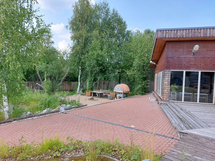 Коттедж 275 м² на участке 12 сот.