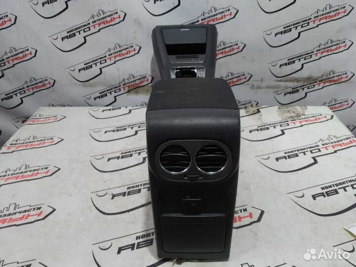 Подлокотник volkswagen tiguan 5N1 5N2 правый руль