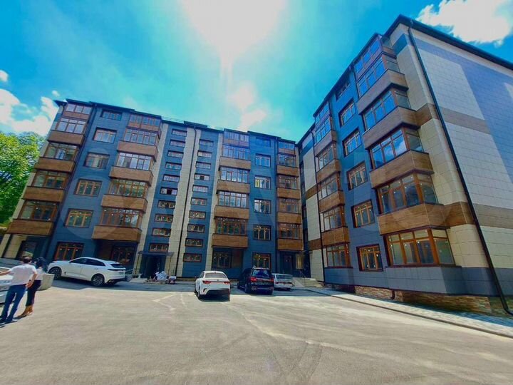 2-к. квартира, 73 м², 1/6 эт.