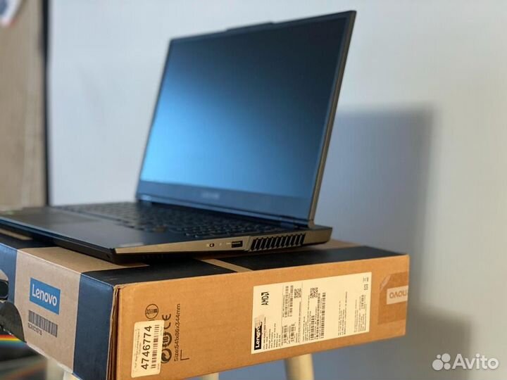Ноутбук Lenovo Legion 5 15ACH6N R7 16G 512G NOS