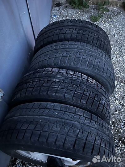 Bridgestone Blizzak Revo GZ 215/65 R16
