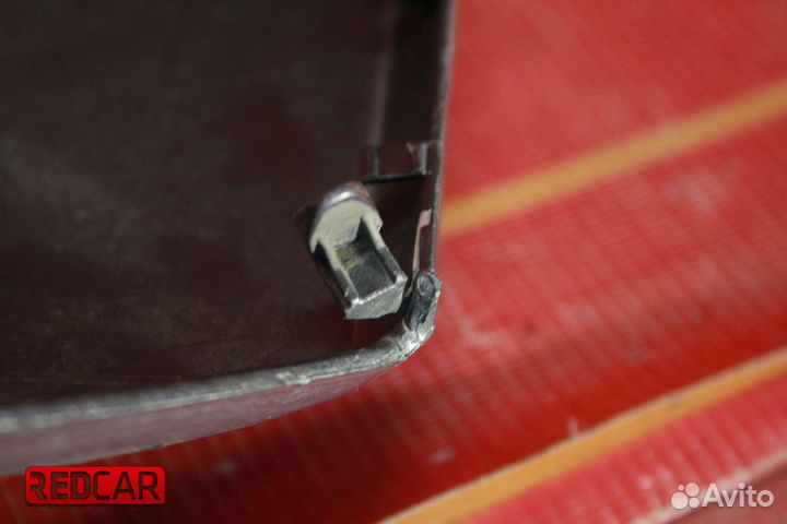 Накладка бампера зад средняя Mitsubishi Pajero 4