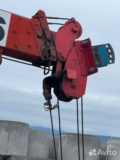 Грузовик манипулятор