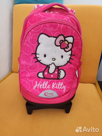 Рюкзак на колесах детский