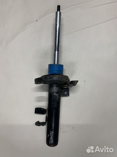 Амортизатор передний левый Ford Focus 3