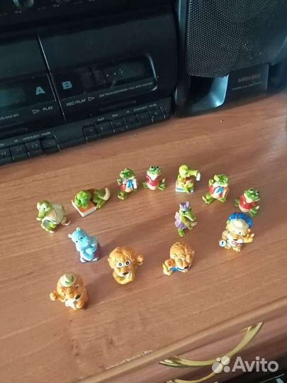 Игрушки из Киндера 22 шт динозавры, крокодилы, льв