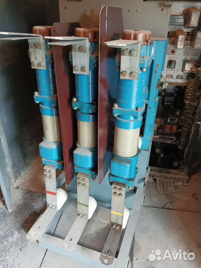 Выключатель высоковольтный трехполюсный вмпэ-10-63