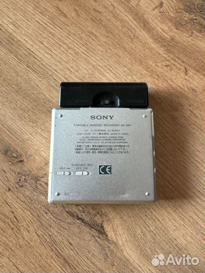 Sony portable minidisc recorder MZ-R90