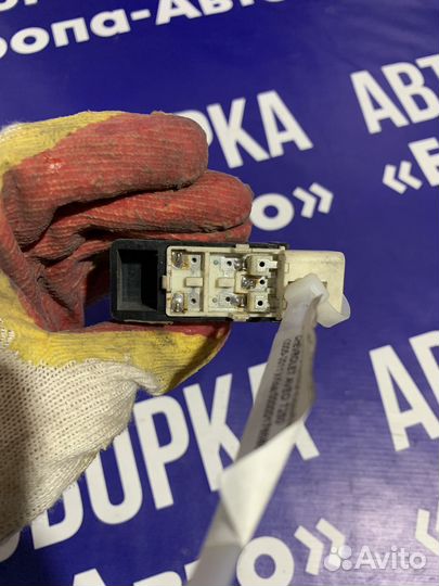 Кнопка стеклоподъемника Шевроле Авео Т250