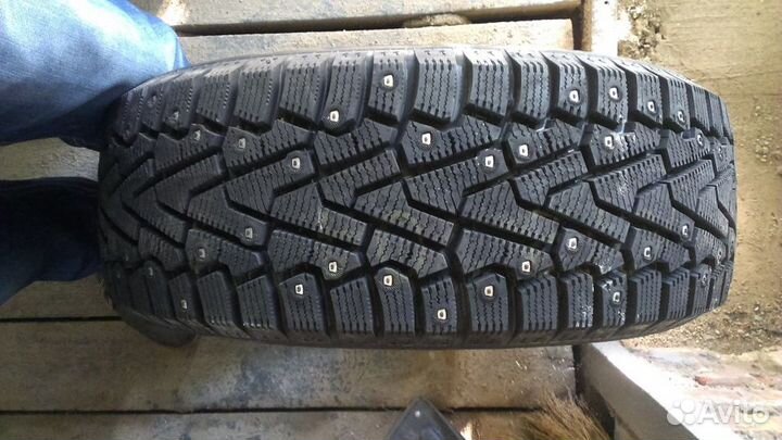 Pirelli Ice Zero 275/40 R22 108H