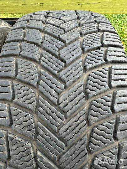 Michelin X-Ice Snow 215/55 R17 98H