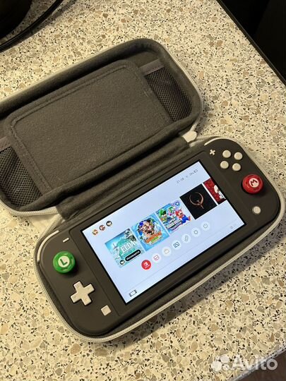 Nintendo Switch Lite с играми