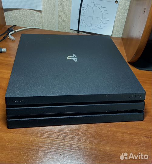 Sony PS4 Pro 1tb + Игры