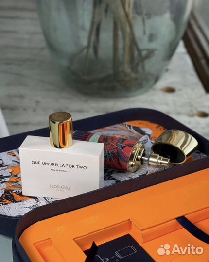 Floraiku one umbrella for two