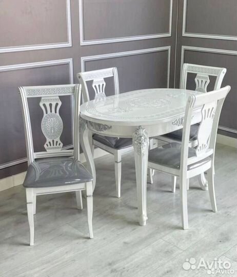 Столы и стулья