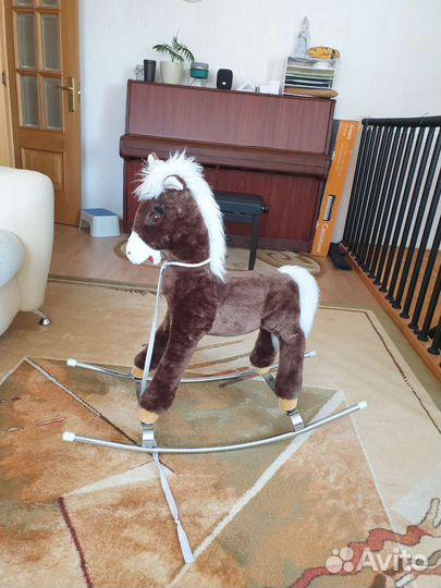 Детская качалка лошадь