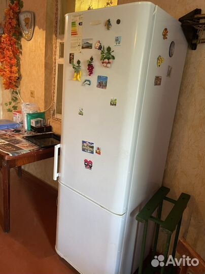 Холодильник Бирюса