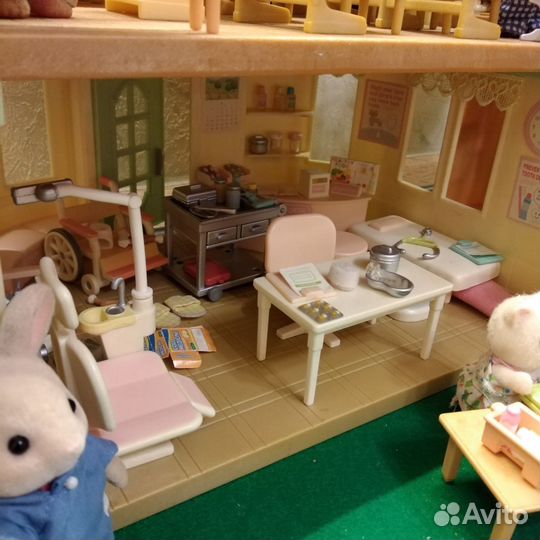 Sylvanian families. Набор школа больница