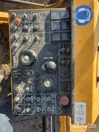 Асфальтобетоноукладчик ABG Titan 325, 2002
