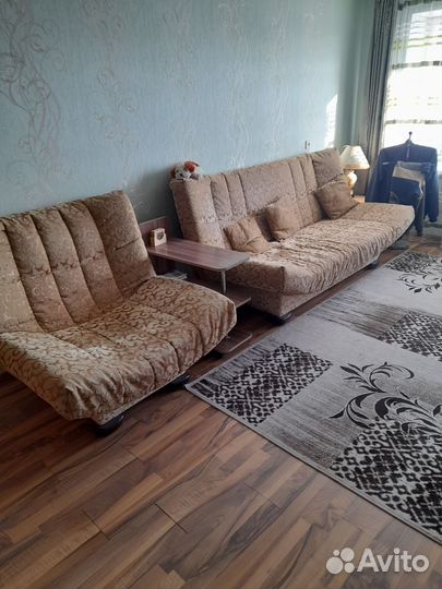 Диван с креслам б/у