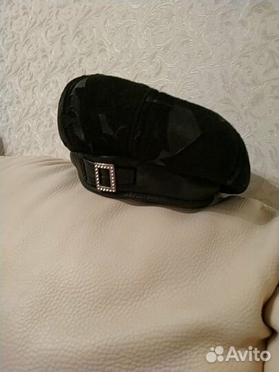 Берет из натуральной замши и кожи