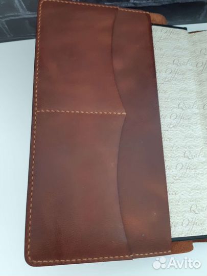Кожаная обложка для блокнота или книги