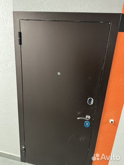 Металлическая дверь бу из новостроек