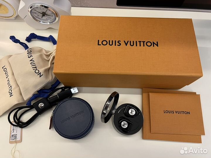Наушники Louis Vuitton