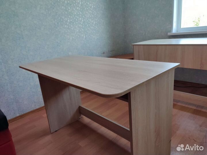 Стол офисный