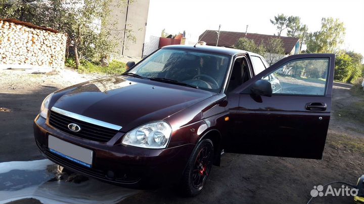 LADA Priora 1.6 МТ, 2011, битый, 190 000 км