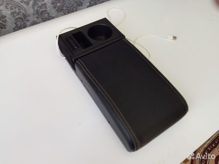 Подлокотник