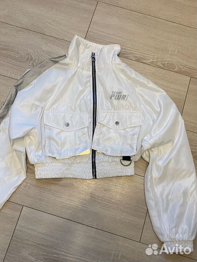 Ветровка бомбер укороченный Bershka