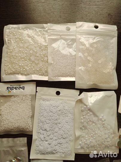 Стразы, полубусины, паетки