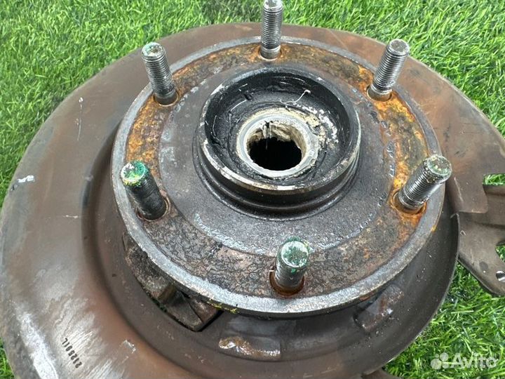 Ступица задняя левая Nissan Armada TA60 VK56DE