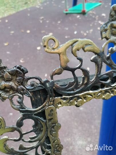 Зеркало в бронзовой раме