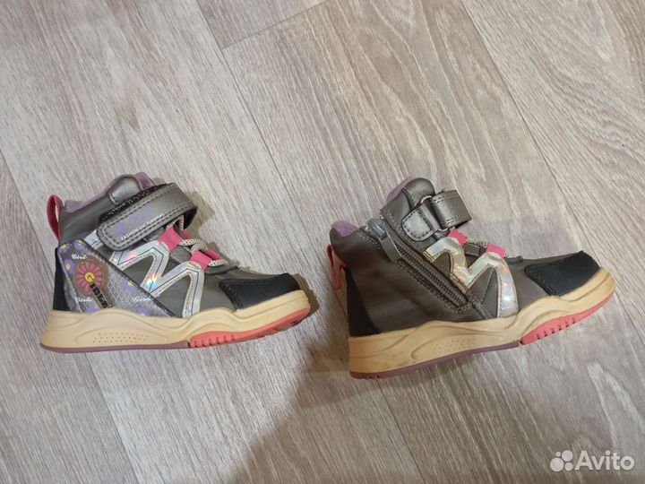 Кроссовки демисезонные