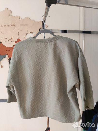 Трикотажный джемпер с объемным рукавом