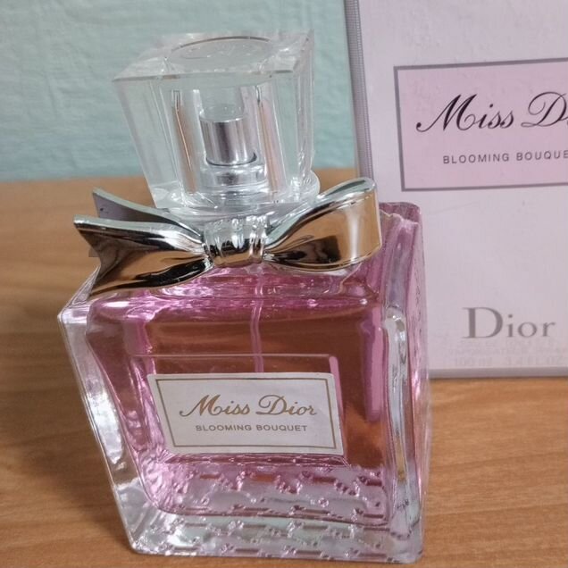 Парфюм женский Miss Dior