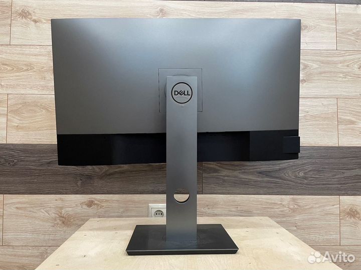 Монитор Dell U3219Q