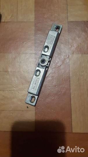 Защелка дверная