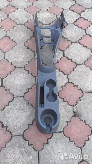 Консоль между сидений центральная Kia RIO 2