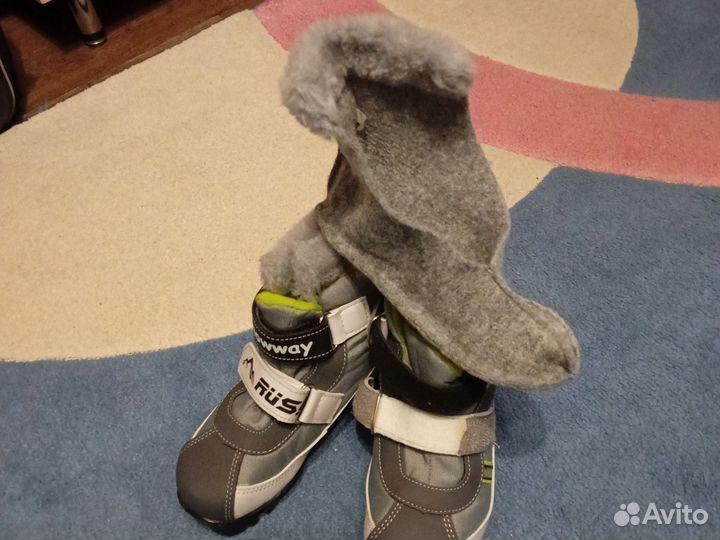 Лыжные ботинки