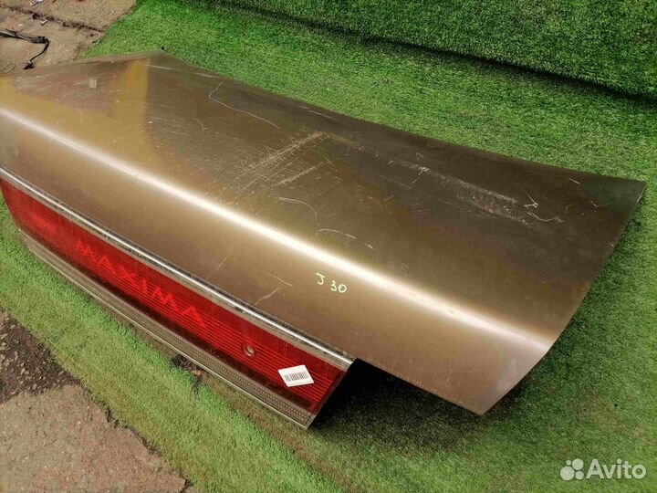 Крышка багажника Nissan Maxima J30