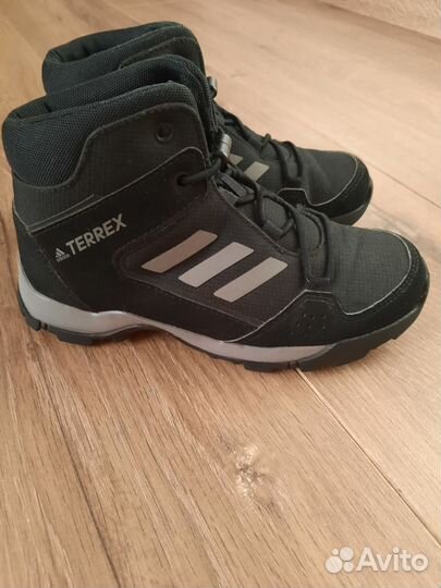 Кроссовки демисезонные adidas