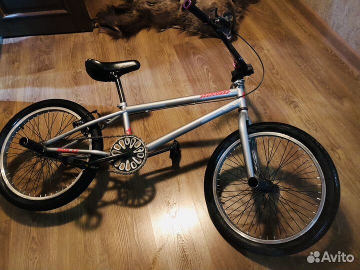 Трюковой велосипед BMX