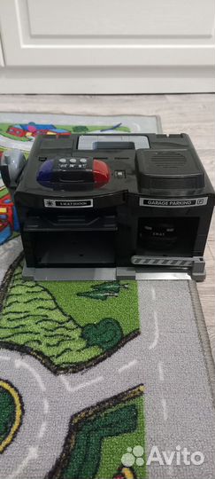 Парковка Полицейский участок с рацией