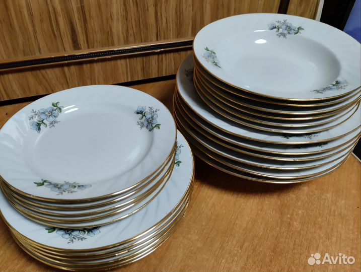 Набор тарелок новый